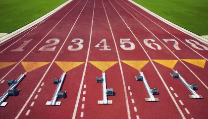 九游游戏在线玩-_城市骑行马拉松：绿色出行引领新风尚_，穿骑行服跑马拉松